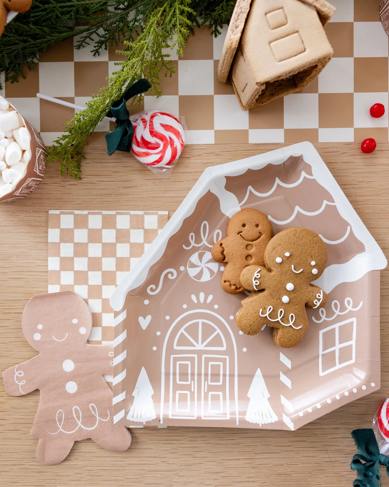 Gingerbread House 9" Plate